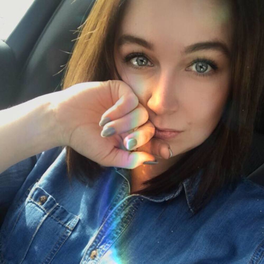 Meet your Posher, Cassandra